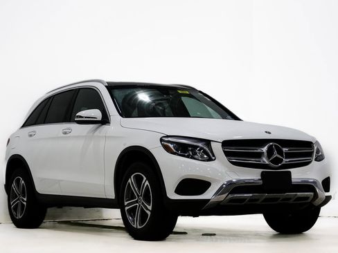 Used 2019 Mercedes-Benz GLC 300 4MATIC image 1