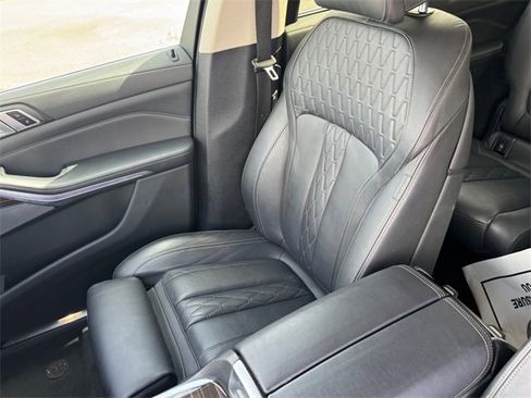 Used 2023 BMW X7 xDrive40i image 9