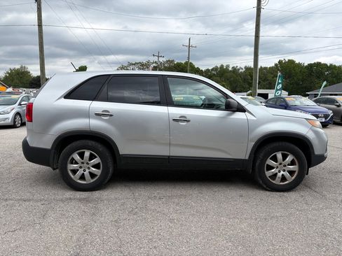 Used 2011 Kia Sorento 2WD image 3