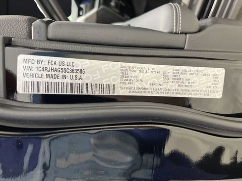 New 2025 Jeep Grand Cherokee Laredo X w/ Trailer Tow Package image 36