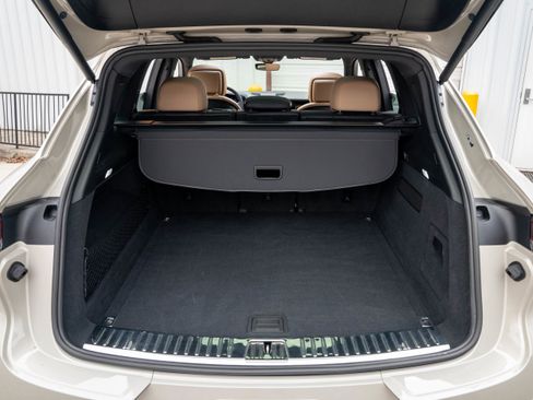 Certified 2024 Porsche Cayenne S image 38