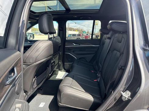 New 2026 Jeep Grand Cherokee Limited AWD/4WD image 25