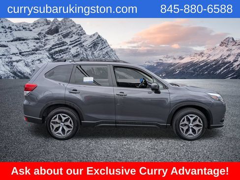 Used 2023 Subaru Forester Premium AWD/4WD image 2