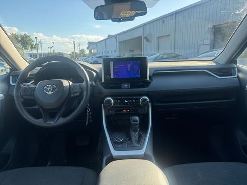 Used 2025 Toyota RAV4 LE image 32