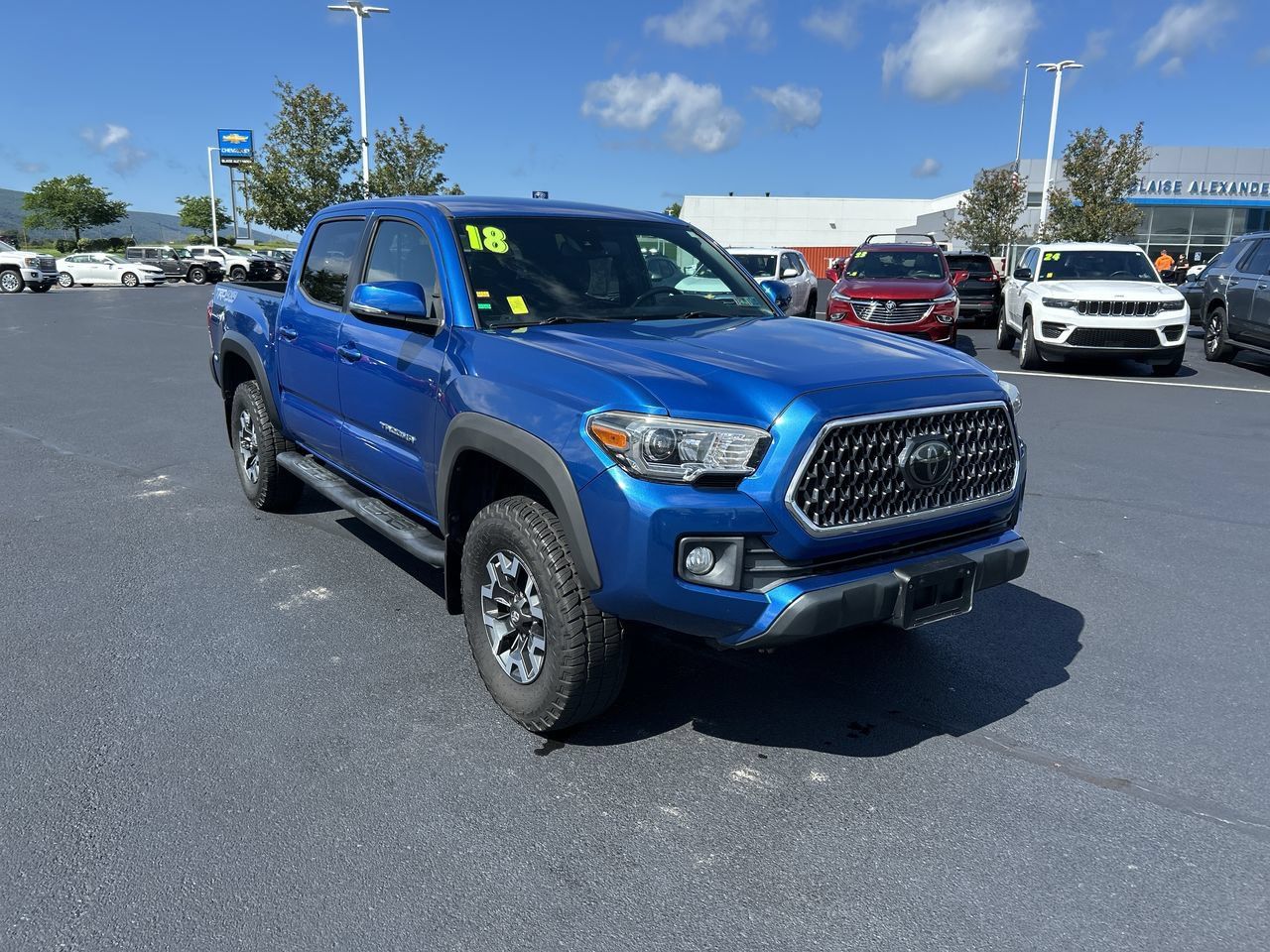 Used 2018 Toyota Tacoma TRD Off-Road w/ Exterior Package AWD/4WD image 1