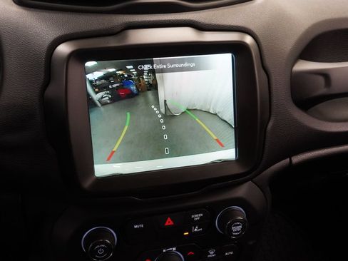 Certified 2023 Jeep Renegade Altitude AWD/4WD image 32