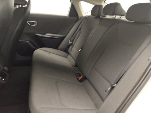 Used 2025 Kia K4 FWD image 18