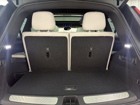 Used 2026 Cadillac Vistiq Luxury w/ LPO, Floor Liner Package image 26
