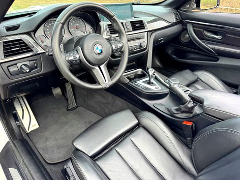 Used 2018 BMW M4 Convertible image 32