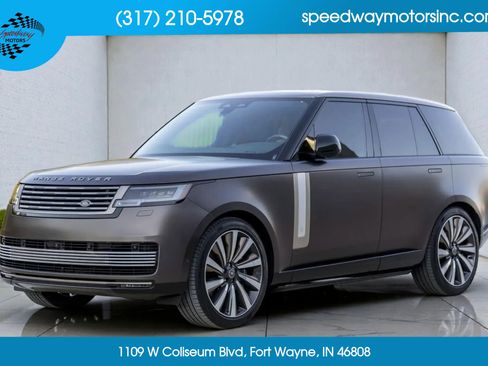 Used 2025 Land Rover Range Rover SV image 1