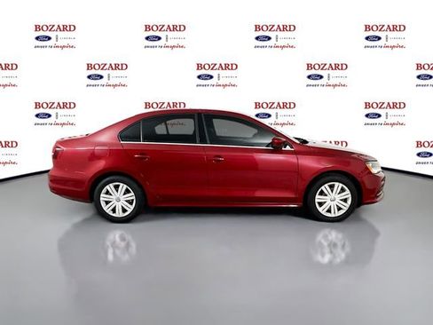 Used 2017 Volkswagen Jetta S image 9