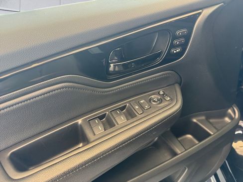 Used 2022 Honda Odyssey Elite image 12