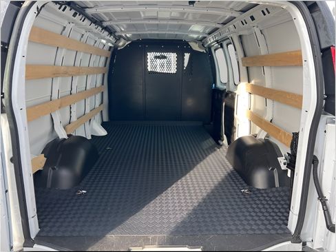 Used 2024 Chevrolet Express 2500 w/ Driver Convenience Package image 28