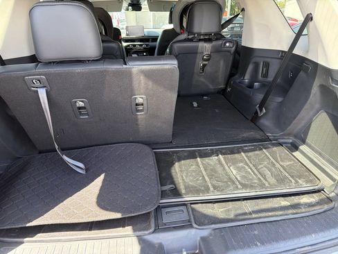 Used 2025 Honda Pilot Touring image 11