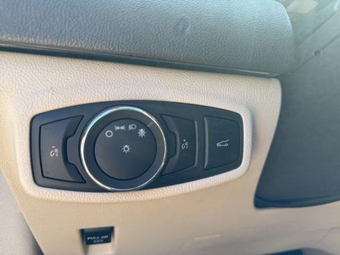 Used 2017 Lincoln MKC Reserve w/ Lincoln MKC Climate Package image 31