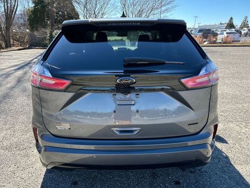 Used 2022 Ford Edge SE w/ Black Appearance Package image 5