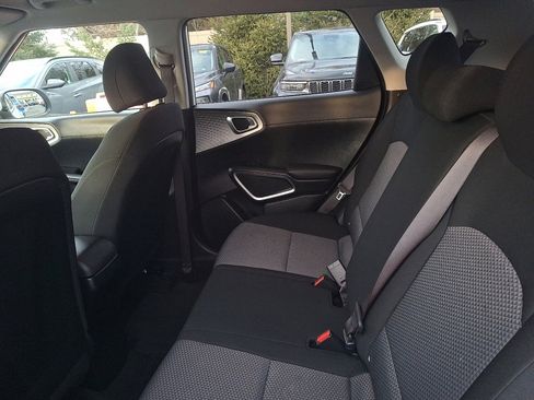 Used 2023 Kia Soul LX image 20