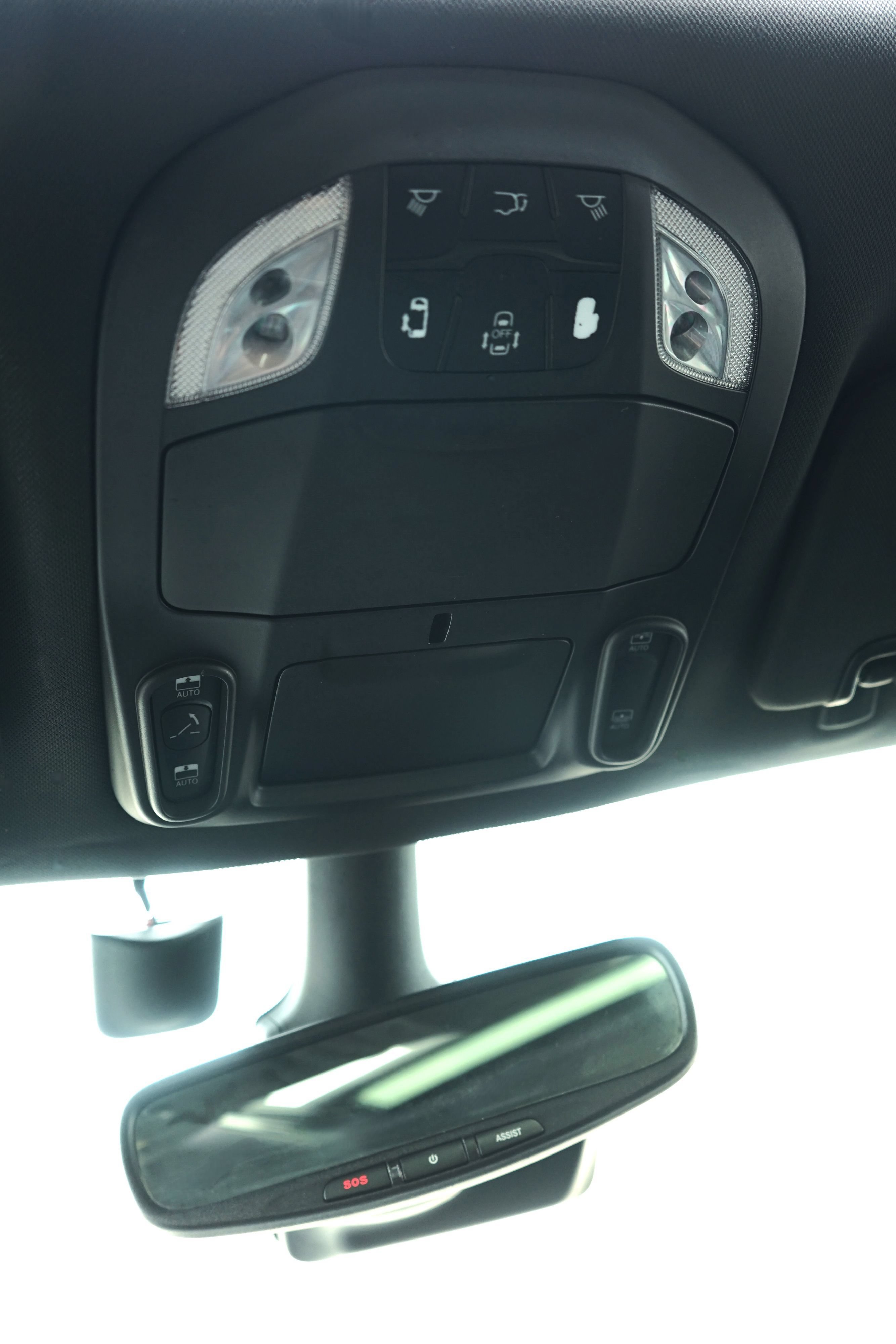 Used 2021 Chrysler Pacifica Touring-L w/ Uconnect Theater Family Group FWD image 20