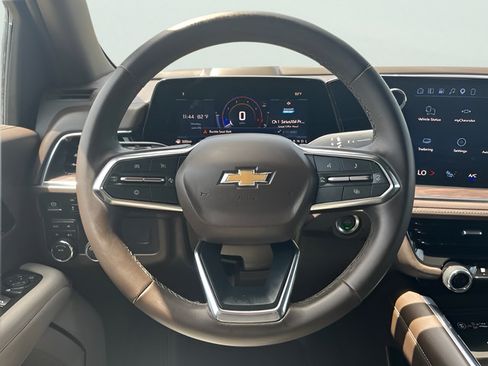 Used 2025 Chevrolet Tahoe LT AWD/4WD image 19