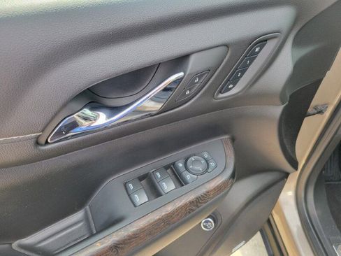 Used 2023 GMC Acadia Denali w/ Denali Ultimate Package image 12