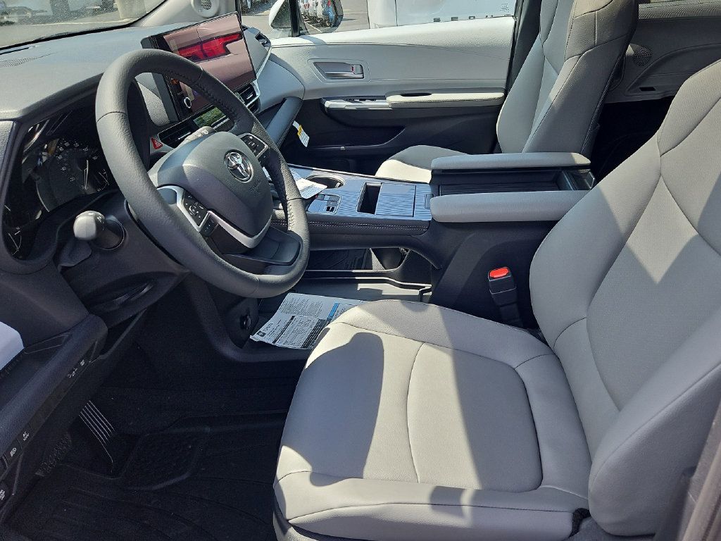 New 2026 Toyota Sienna XLE AWD/4WD image 21