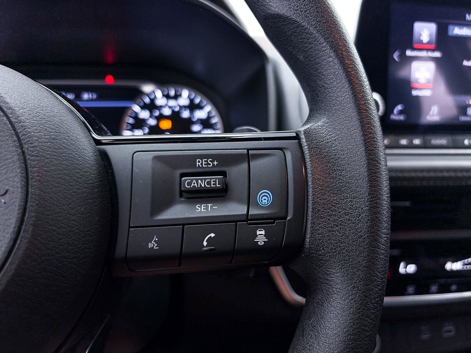 Used 2023 Nissan Rogue SV FWD image 31