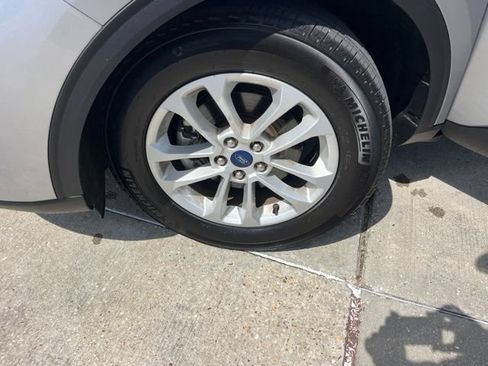 Used 2022 Ford Escape SE FWD image 25