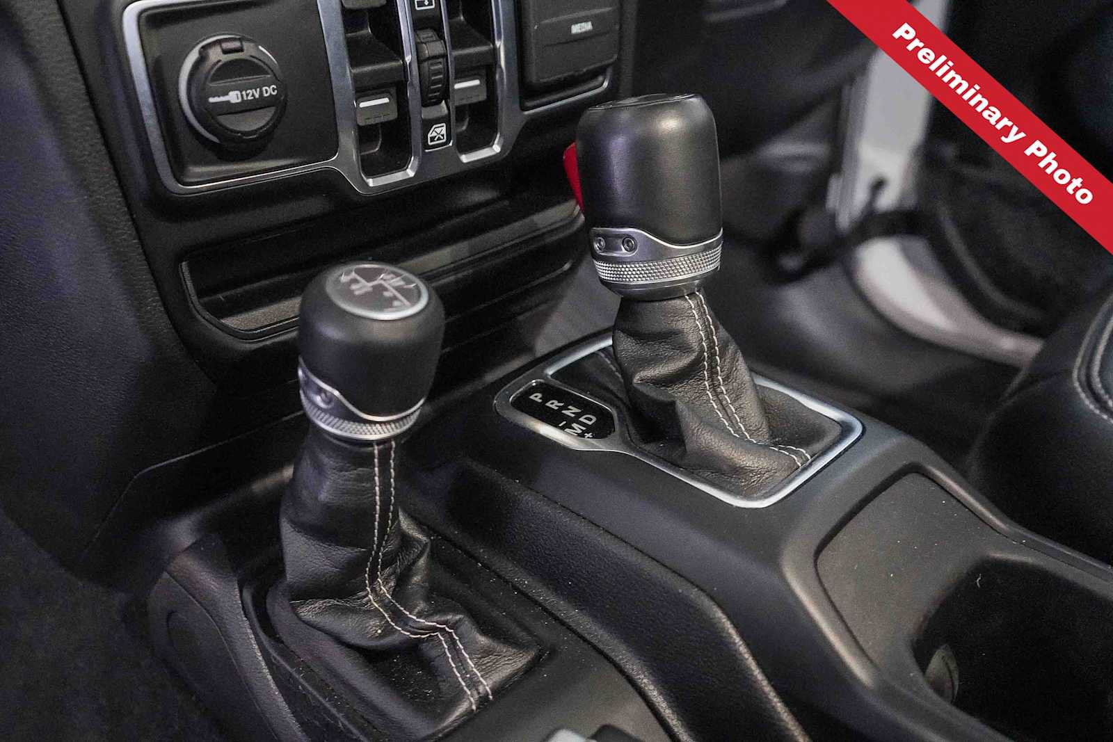 Used 2023 Jeep Wrangler Unlimited Sahara w/ Cold Weather Group AWD/4WD image 16