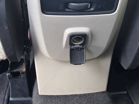 Used 2017 Ford Escape SE AWD/4WD image 16