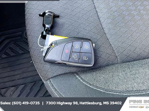 Used 2024 Chevrolet Silverado 1500 LT AWD/4WD image 10