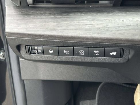 Used 2023 Nissan Ariya FWD image 38