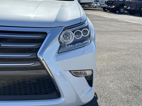 Used 2019 Lexus GX 460 image 10