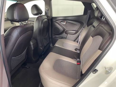 Used 2013 Hyundai Tucson GLS FWD image 16
