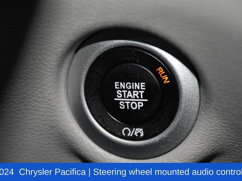 Used 2024 Chrysler Pacifica Touring-L image 12