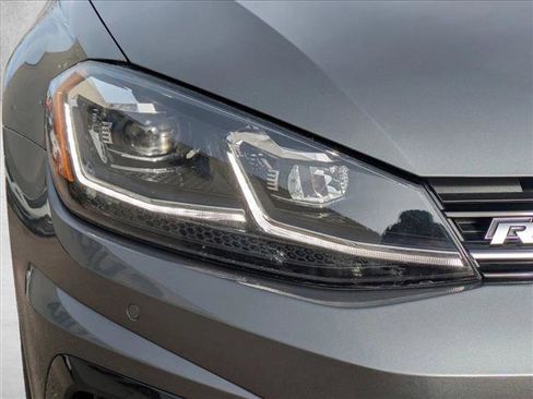 Used 2018 Volkswagen Golf 4-Door image 9