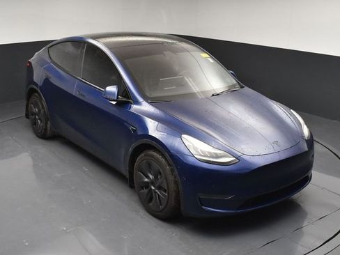 Used 2021 Tesla Model Y Long Range image 32