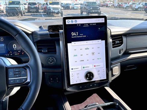 New 2024 Ford Expedition Platinum image 7