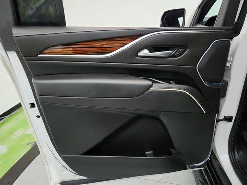 Used 2022 Cadillac Escalade ESV Luxury image 24