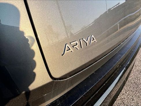 Used 2023 Nissan Ariya AWD image 8