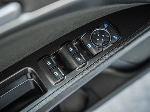 Used 2017 Ford Fusion SE FWD image 40