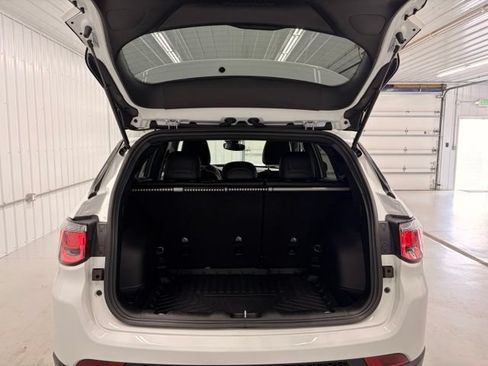 Used 2025 Jeep Compass Latitude w/ Altitude Special Edition AWD/4WD image 5