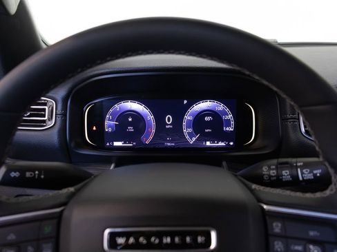 Used 2024 Jeep Wagoneer Series II w/ Premium Group I AWD/4WD image 31