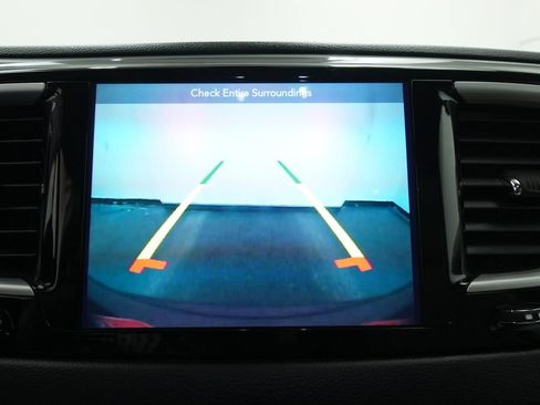 Used 2018 Chrysler Pacifica Touring-L FWD image 35