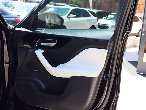 Used 2019 Jaguar F-PACE Prestige image 34