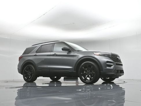 Certified 2023 Ford Explorer ST-Line w/ Class IV Trailer Tow Package RWD image 4