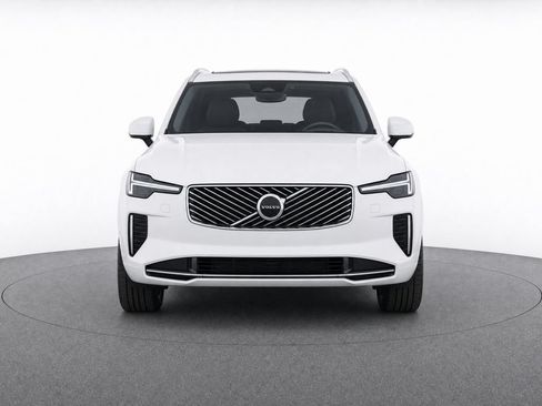 Certified 2026 Volvo XC90 B6 Plus AWD/4WD image 5