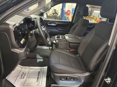 Used 2024 Chevrolet Silverado 1500 LT image 11