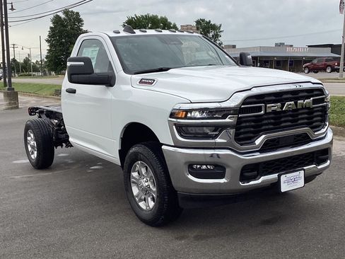 New 2026 RAM 3500 Tradesman AWD/4WD image 3