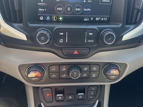 Used 2021 GMC Terrain SLT AWD/4WD image 3