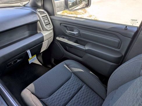 New 2026 RAM 1500 Express AWD/4WD image 17
